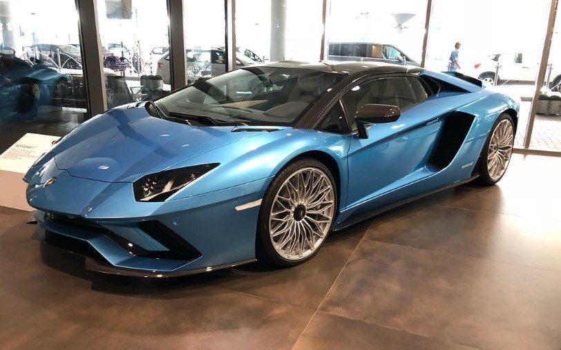 lamborghini-bologne-aeroport