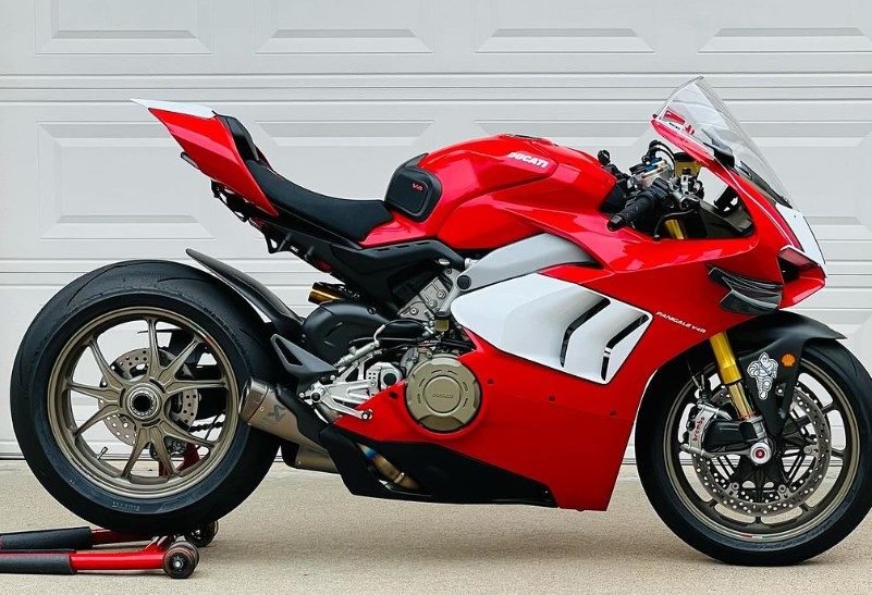 ducati-panigale-v4